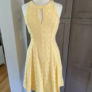 White House Black Market - Flattering Yellow Dress - Size 6